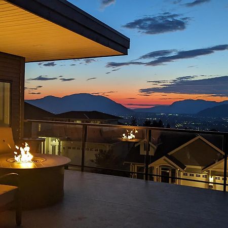 Mountain Retreat With Views, Hot Tub, Games & Ac Villa Chilliwack Exterior photo