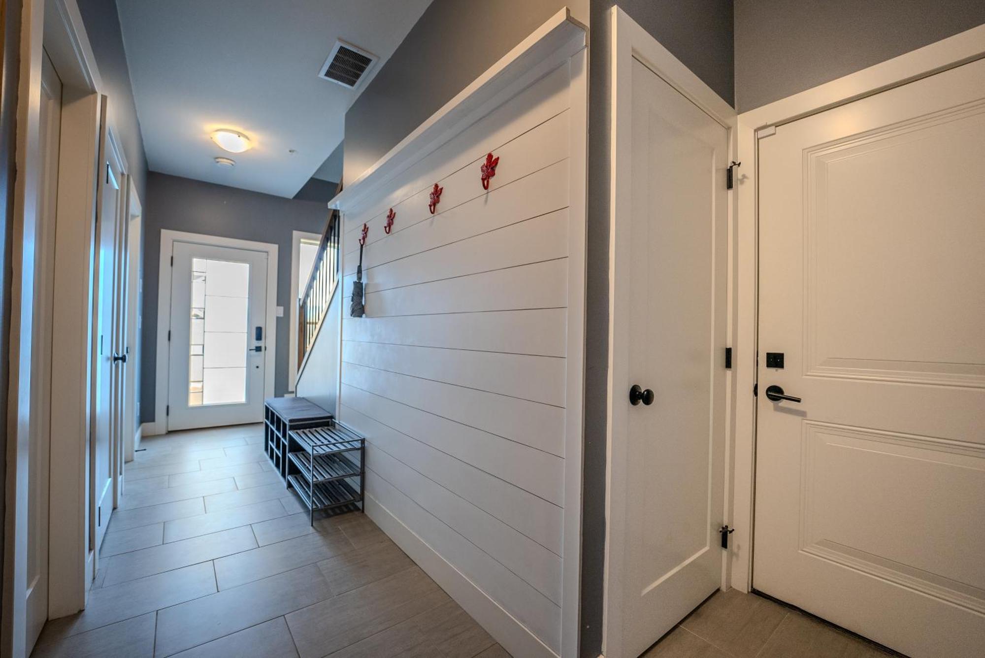 Mountain Retreat With Views, Hot Tub, Games & Ac Villa Chilliwack Exterior photo